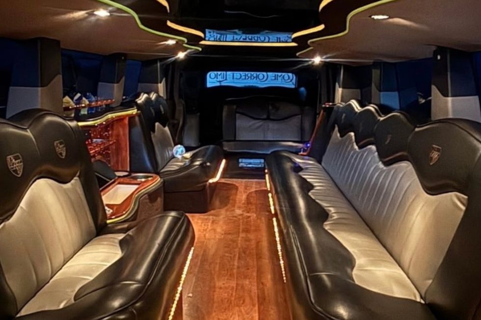 Hummer Limo 12 Passenger